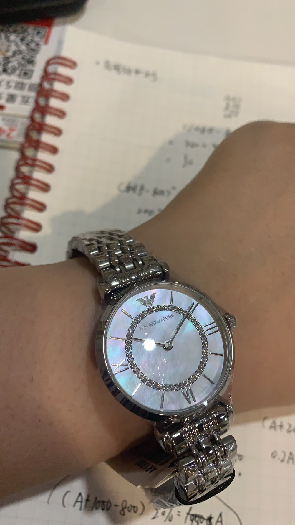 阿玛尼ar1908手表表友晒单作业表盘采用贝